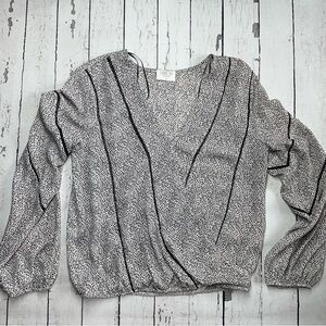 Sienna Sky Black & White Printed Surplice Long Sleeve Blouse size M